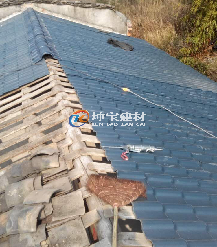 农村老瓦房翻新换合成树脂瓦,价廉物美又实用