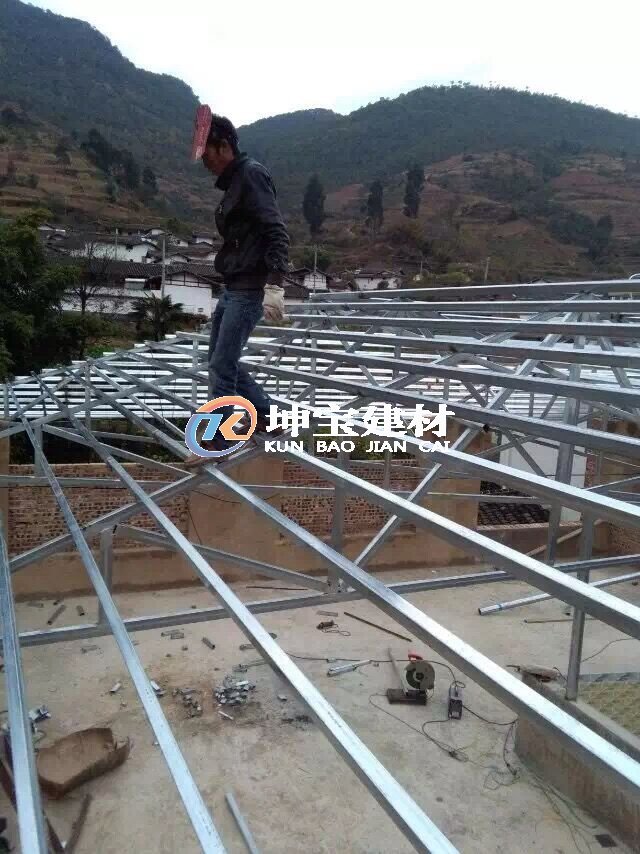 图为屋面檩条的排放