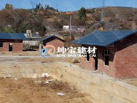 新建景区盖上树脂瓦，好一道靓丽风景线！
