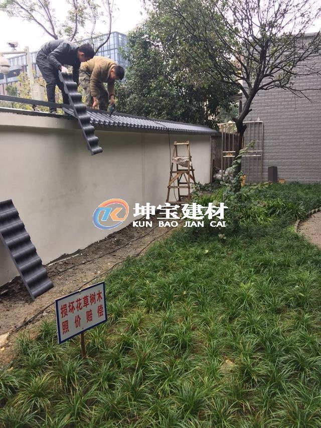 轻质仿古一体瓦让火锅店门庭装饰更加简单方便快捷