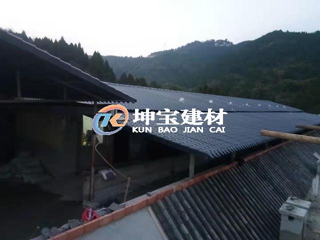 金龙长城周边酒店翻修屋面合成树脂瓦